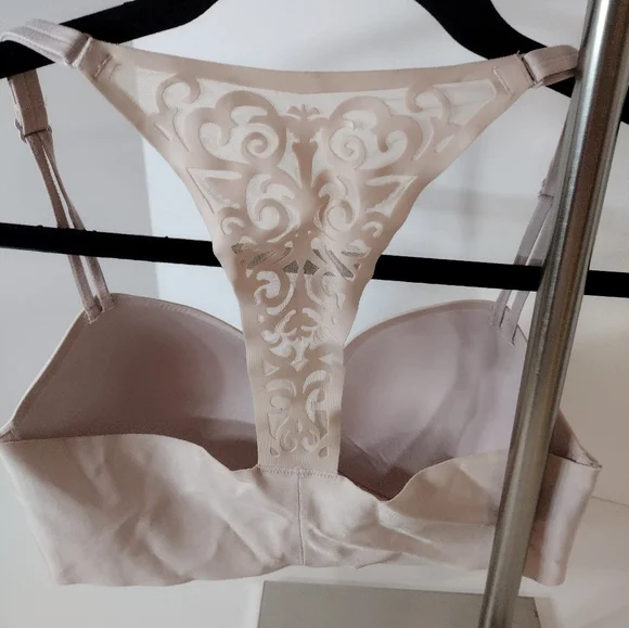 ✨🖤 Victoria’s Secret Racerback Push-Up Bra | Sleek Lift, Luxe Lace 💫size 34D - Picture 4 of 8